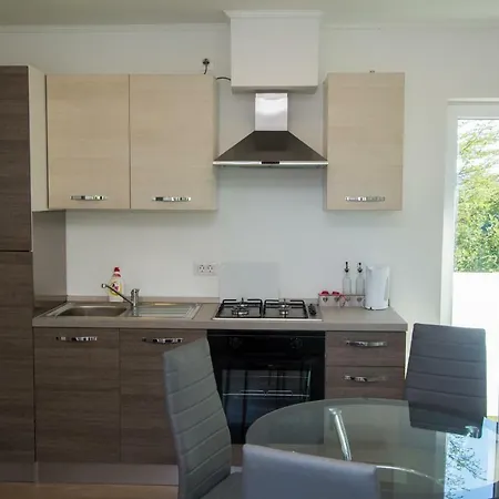 Krista Apartman *