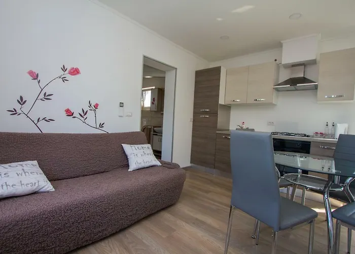 Krista Apartman Tinjan