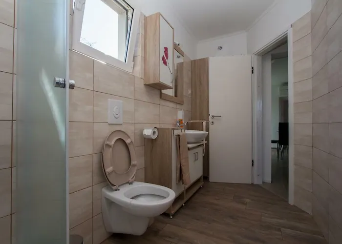 Krista Apartment Tinjan